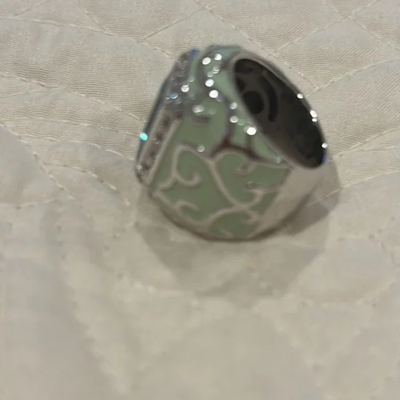 Elegant Enamel,Silver and Blue Topaz Gemstone Ring - Picture 2 of 5